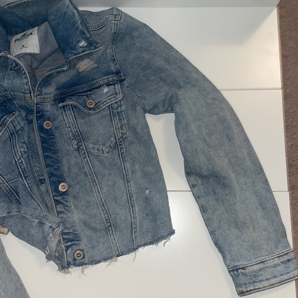 Cropped Hollister Ripped Jean Jacket - Picture 3 of 5